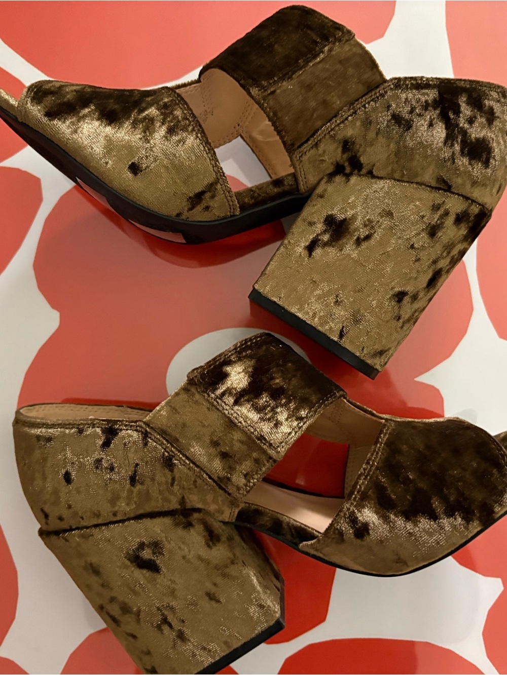 Cabi Interlock Moss Velvet Chunky Block Heels Size 7